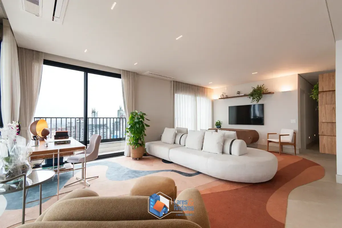 Foto do imóvel Cobertura para venda em Vila Madalena com 3 quartos, sendo 3 suítes, 381m² em Rua Oscar Caravelas