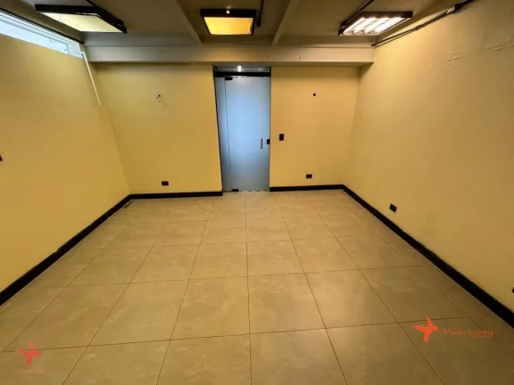 Imagem Casa Comercial à Venda em Pinheiros, São Paulo-SP: 5 Salas, 3 Banheiros, 1 Vaga de Garagem e 120m² de Área
