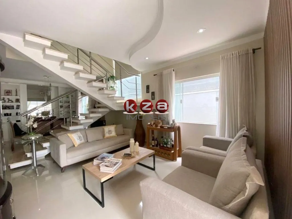 Imagem Casa de Luxo em Condomínio: 4 Quartos, 4 Suítes, 3 Salas, 5 Banheiros, 2 Vagas de Garagem, 300m² em Valinhos-SP, Jardim Recanto.