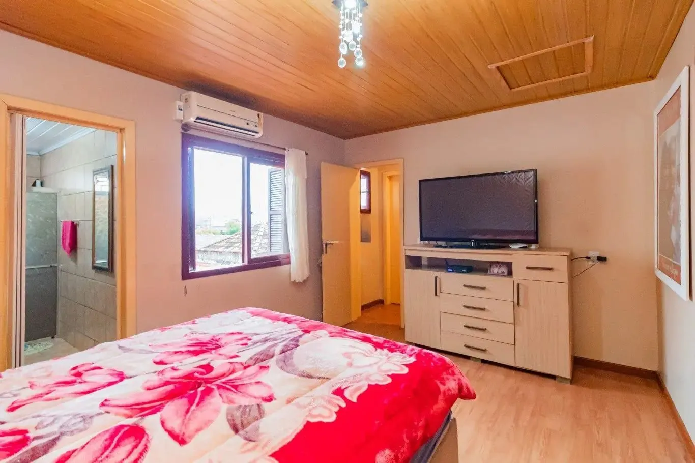Imagem Casa com 2 dormitórios no bairro Sarandi, Porto Alegre