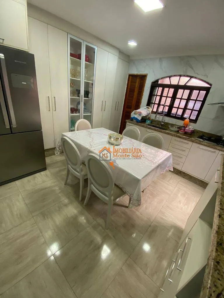 Imagem Sobrado com 6 dormitórios à venda, 300 m² por R$ 900.000,00 - Vila Nova Bonsucesso - Guarulhos/SP