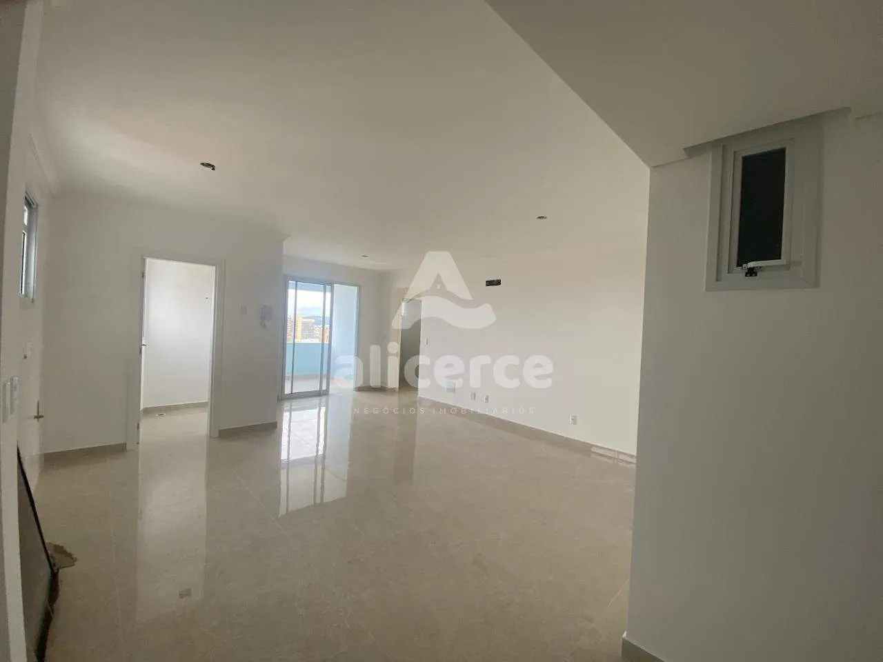 Imagem Excelente apartamento, com 92,38 m² de área privativa, ambientes amplos e uma combinação perfeita entre conforto, praticide e Vista mar.