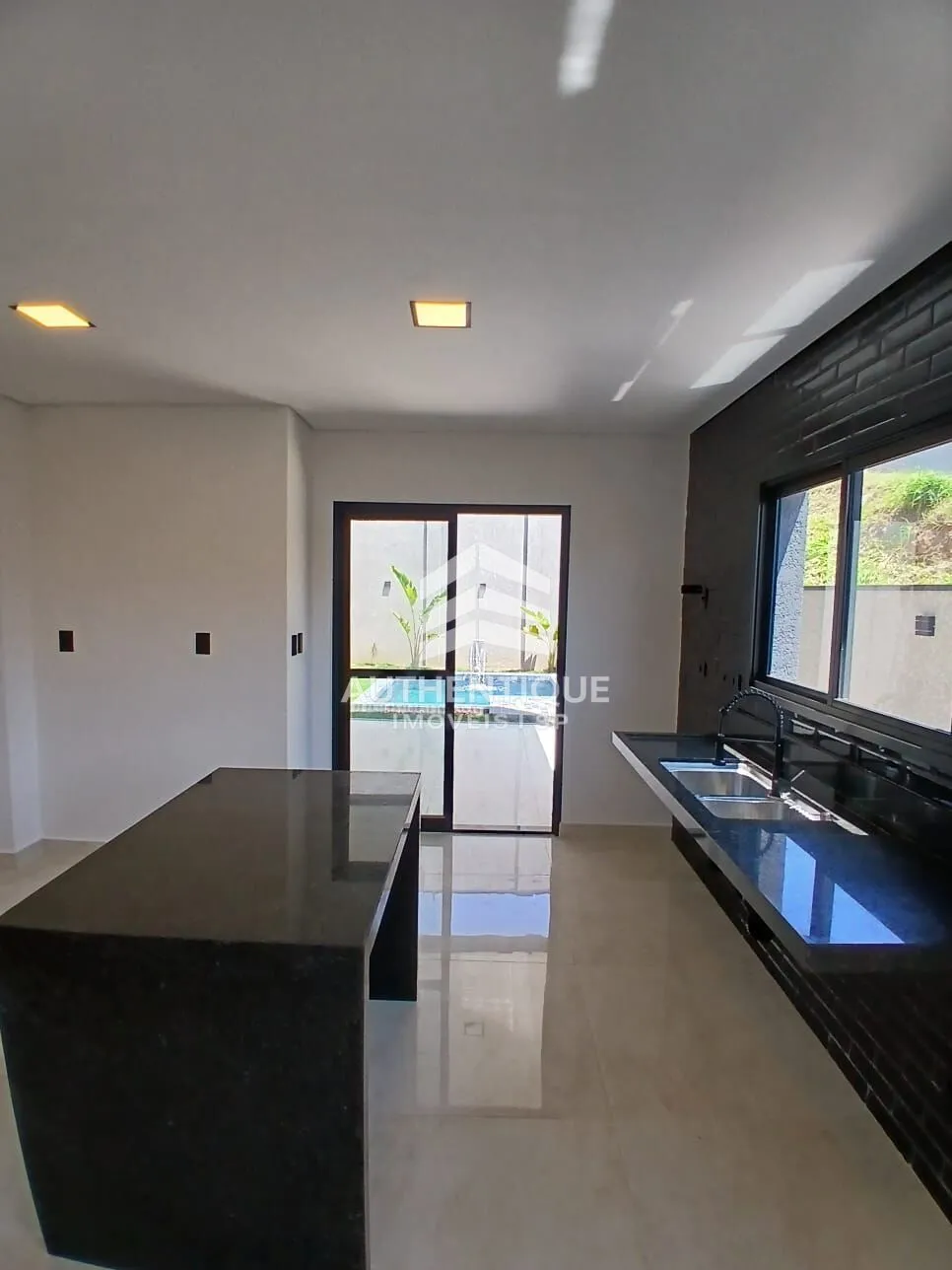 Imagem VILLAS DO JAGUARI - Casa à venda no bairro Villas do Jaguari - Santana de Parnaíba/SP