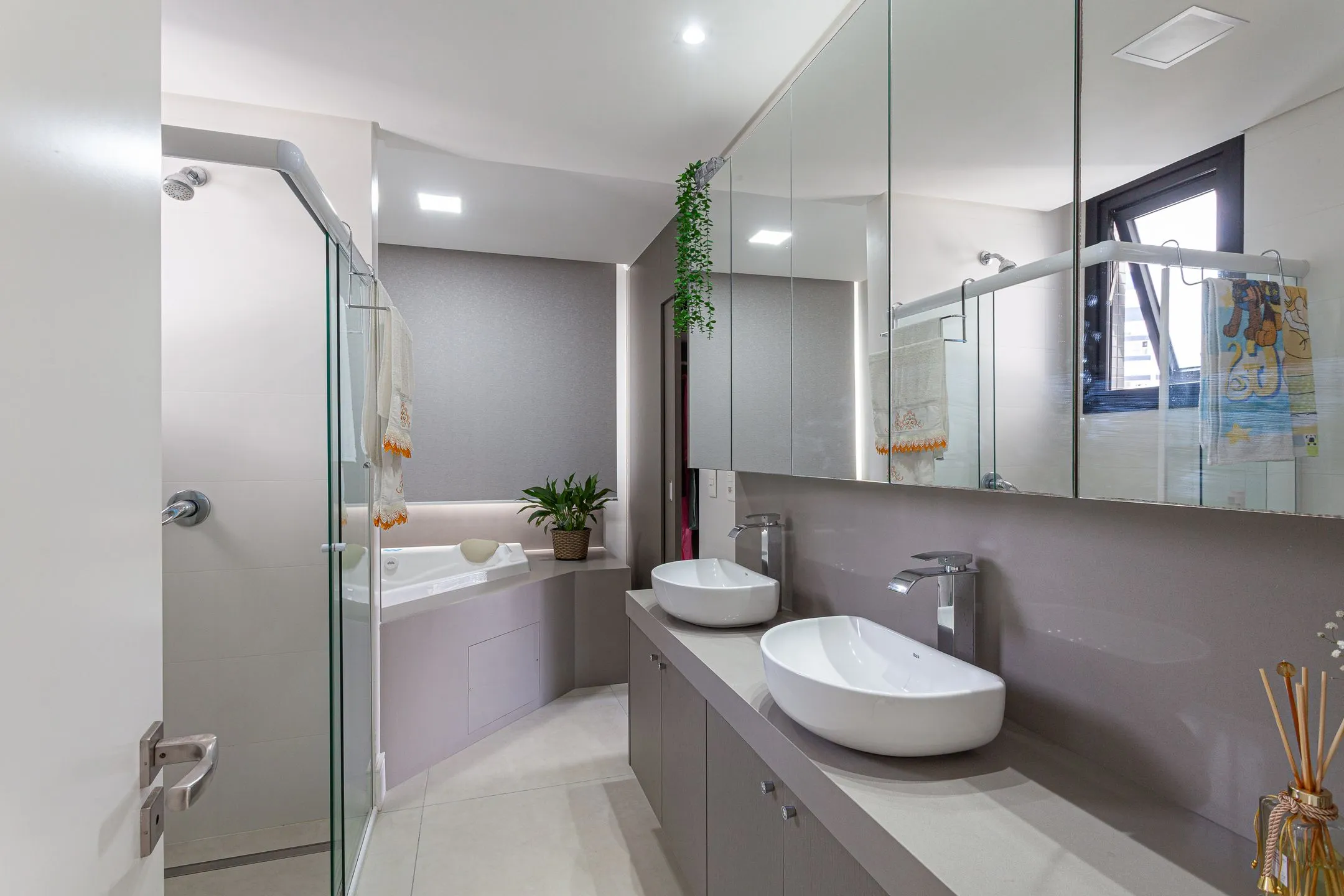 Imagem Apartamento à venda em Torres, Praia Grande, com 4 quartos, 220m2