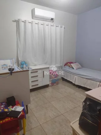 Imagem Casa com 2 dormitórios à venda, 120 m² por R$ 420.000,00 - Setor Nova Aurora - Itumbiara/GO