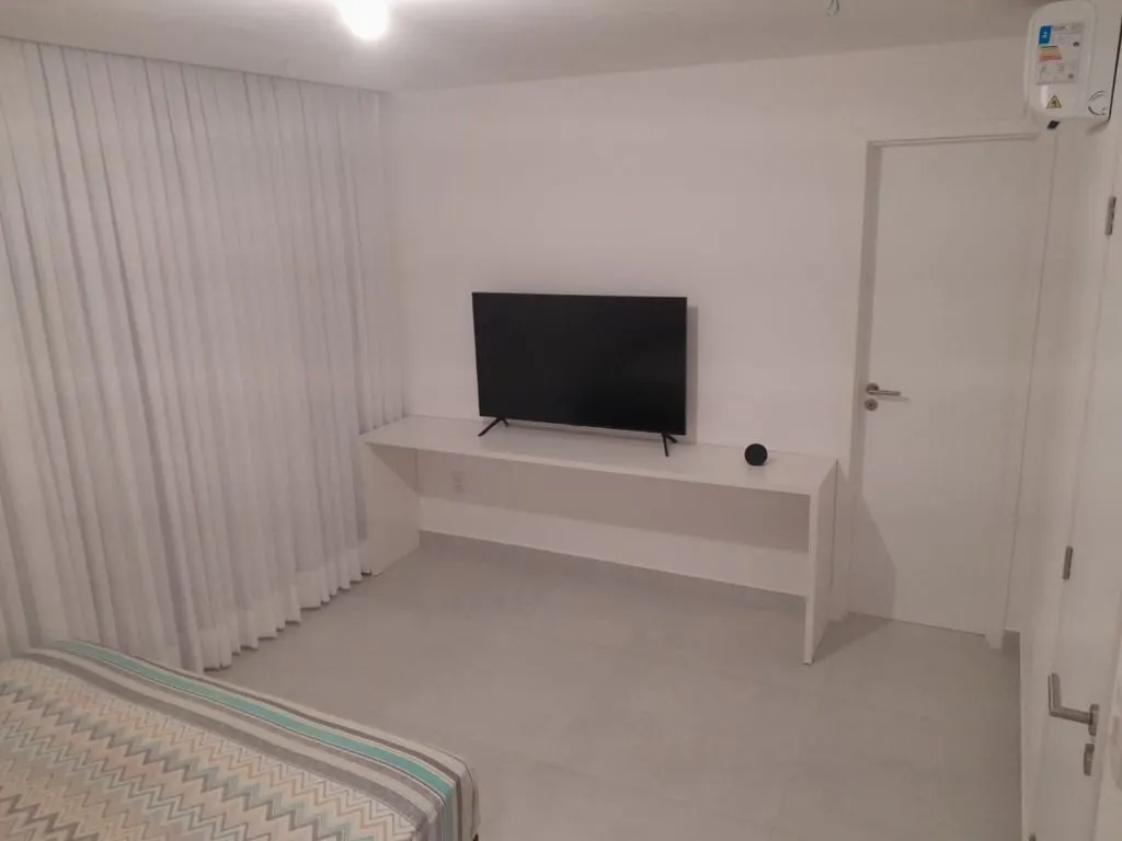 Imagem Casa de alto padrão em Intermares com 3 suítes, área gourmet, condomínio completo e excelente localização.