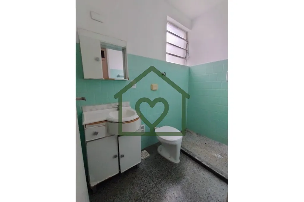 Imagem Ótimo apartamento de 1 dormitório, de frente com uma ampla janela, sala de estar, excelente sacada...