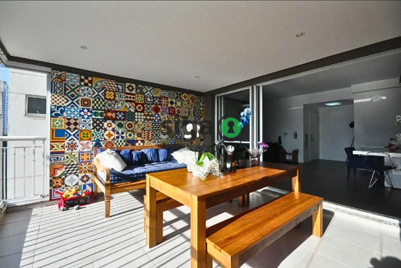 Imagem Apartamento à venda com 3 quartos, 168m2, e 3 vagas na Vila Andrade