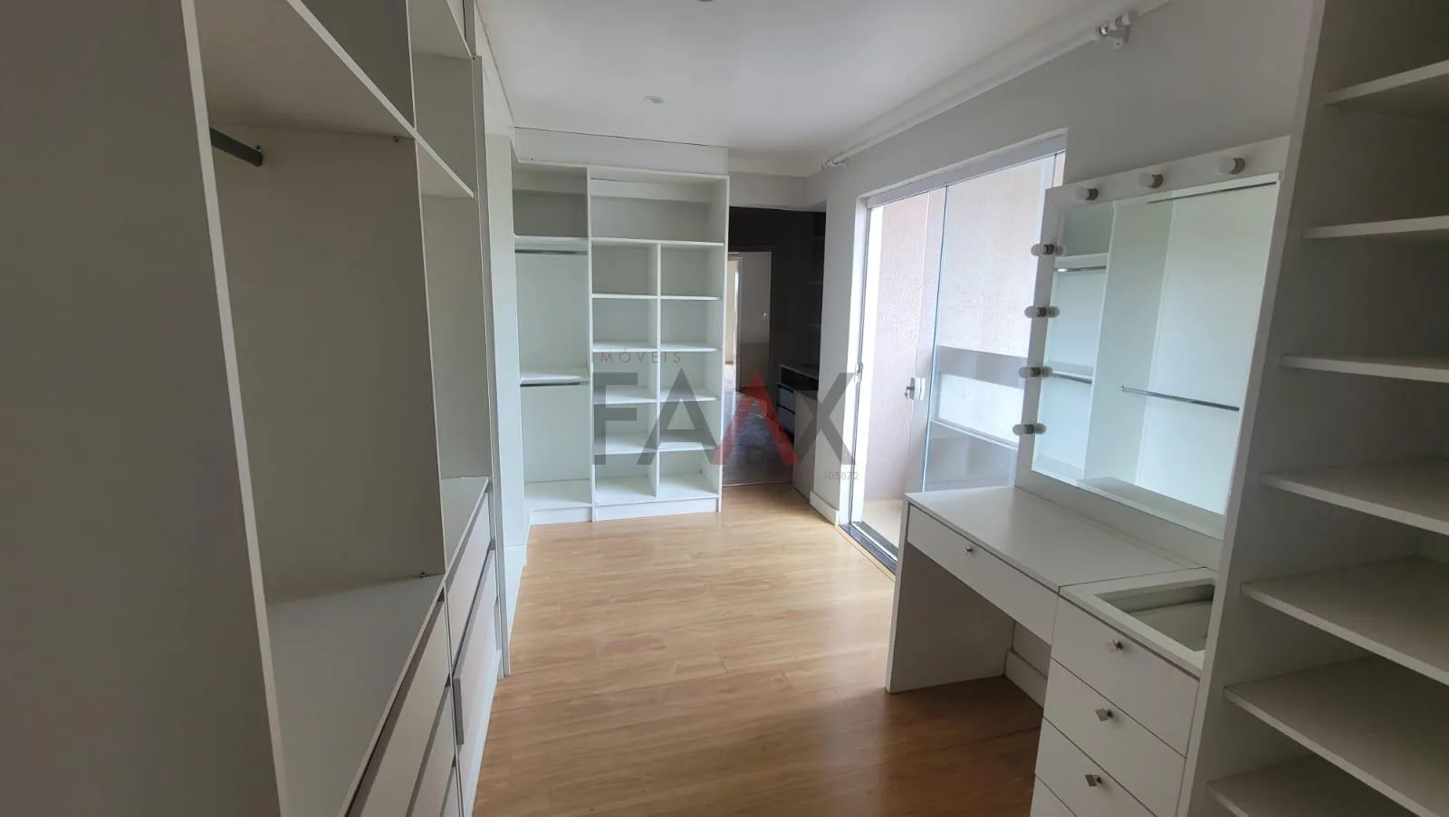 Imagem Sobrado com 3 dormitórios á venda,300.00 m², Alto da XV, GUARAPUAVA - PR