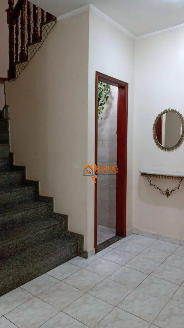 Imagem Sobrado com 3 dormitórios à venda, 160 m² por R$ 670.000,00 - Jardim São Jorge - Guarulhos/SP