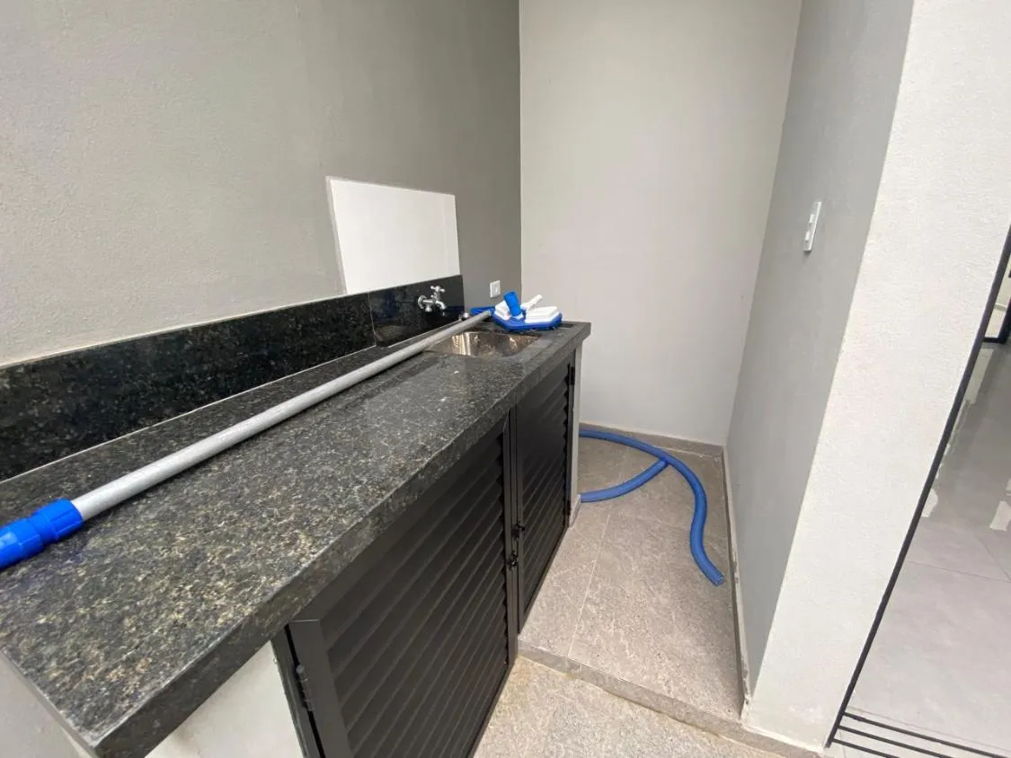 Imagem LINDA CASA NOVA COM PISCINA EM MONGAGUÁ