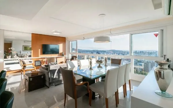 Imagem Vende-se amplo apartamento com 3 suítes, 126m² e 2 vagas - Petrópolis