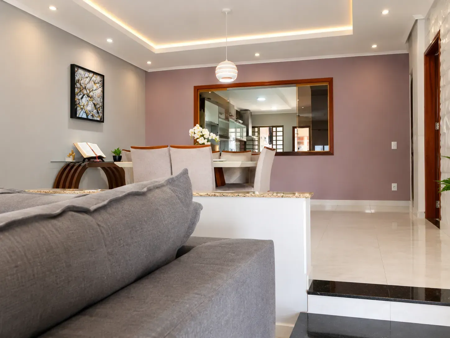 Imagem Casa à venda - Área útil 281 m2 com 3 dormitórios sendo 1 suíte - 8 vagas - Piscina - Jardim do Lago