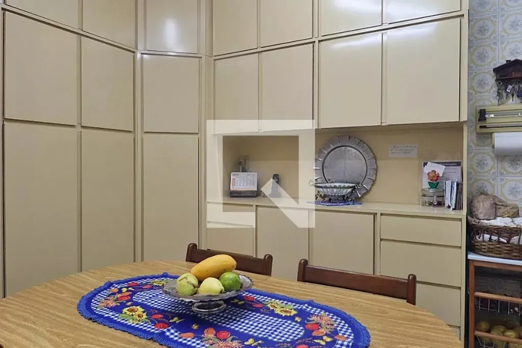 Imagem Casa no Bairro Campestre, Santo André-SP: 3 quartos, 1 suíte, 2 vagas, 171m² - Venda ou Locação!