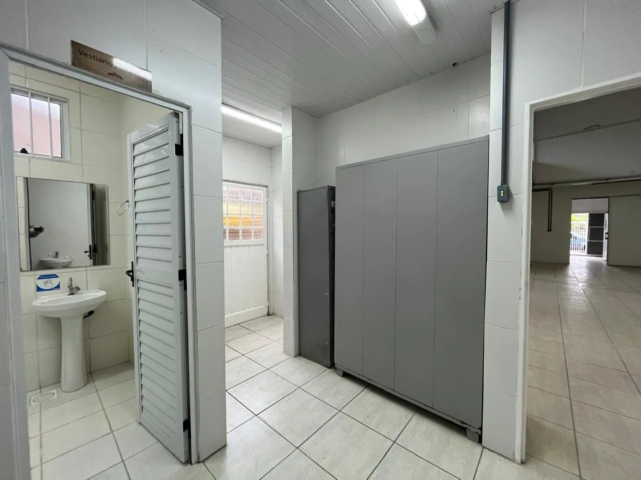 Imagem Prédio Comercial à venda com 5 salas, 400m², 6 vagas, Rua Laudelino Freire no bairro Sarandi em Porto Alegre