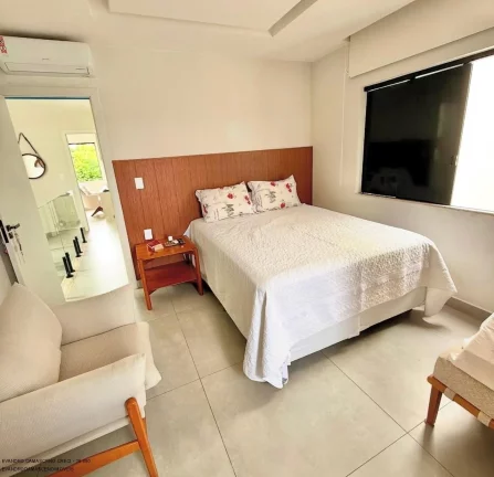 Imagem Casa em Condomínio de Alto Padrão com 4 Quartos e 2 Suítes em Catu de Abrantes, Camaçari-BA - 150m² - Imperdível!