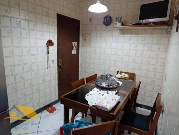 Imagem Vendo Apartamento no Centro com 3 Quartos Mais Dependência Completa e Garagem