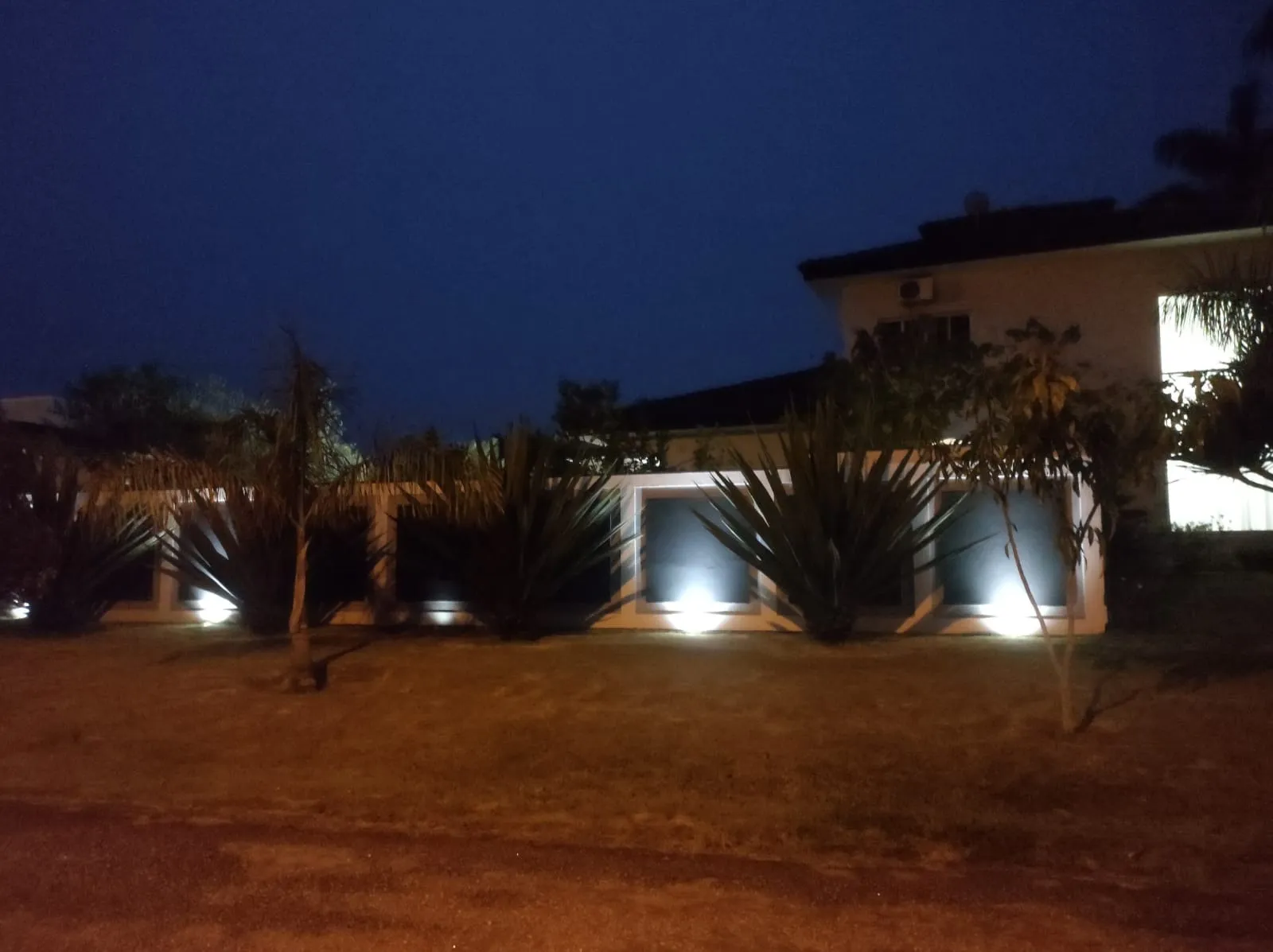 Imagem Casa com 3 quartos, 220 m² à venda