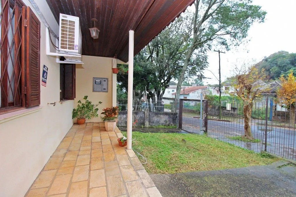 Imagem Casa para Venda - 150m², 4 dormitórios, sendo 1 suites, 3 vagas - Nonoai