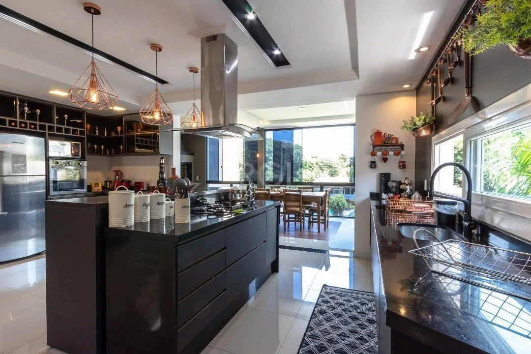 Imagem Casa para Venda - 420m², 3 dormitórios, sendo 3 suites, 8 vagas - Ipanema