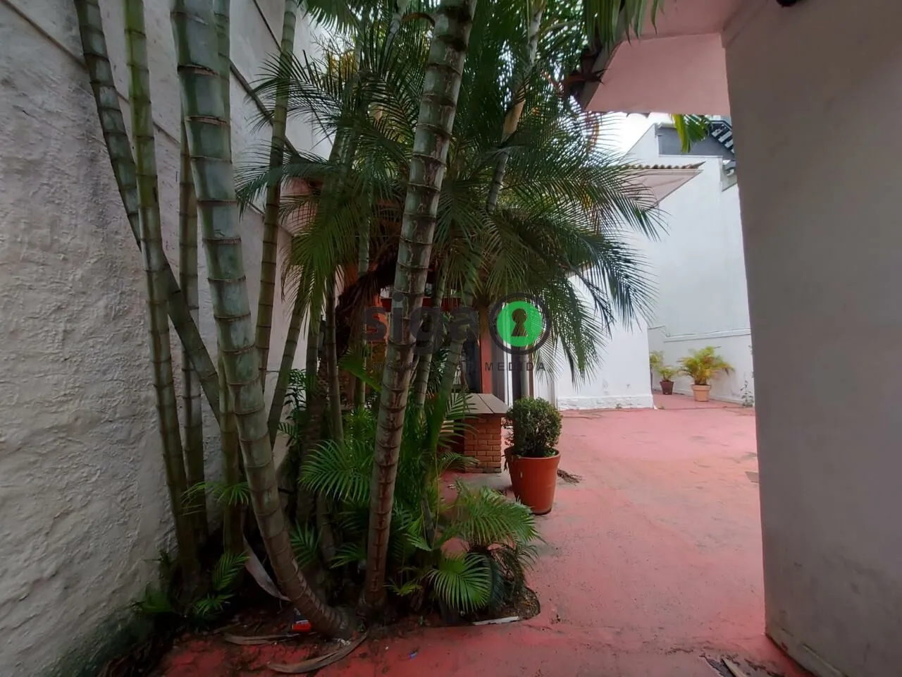 Imagem Casa Comercial para Locação em Pinheiros, com 350m² com 8 vagas, Sem mobilia