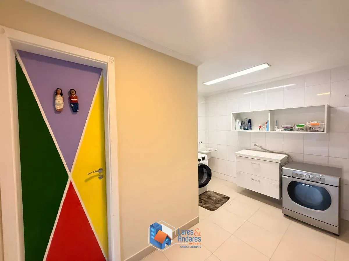 Imagem Casa no condomínio Casa do Horto para venda com 3 quartos, sendo 3 suítes, 560m²