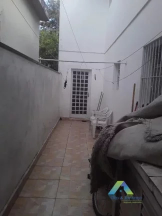 Imagem Excelente oportunidade sobrado com ótima localização, com 3 dormitórios, 2 banheiros, quinta e 1 vaga