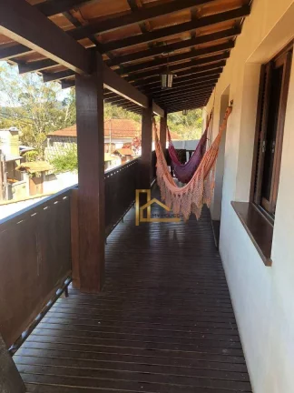 Imagem Casa à venda, 338 m² por R$ 1.100.000,00 - Fazendinha - Teresópolis/RJ