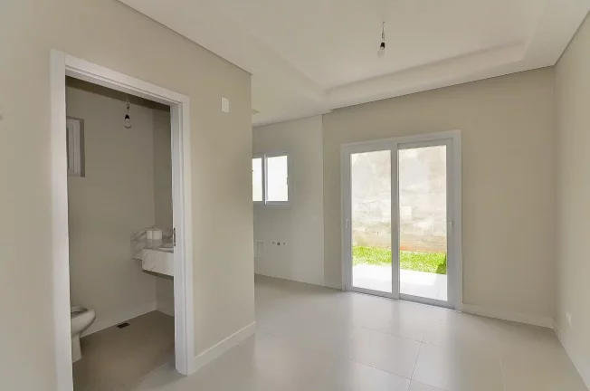 Imagem Casa à Venda no Parque das Imbuias – 3 Quartos, 1 Suíte, 126m², Campo Comprido, Curitiba