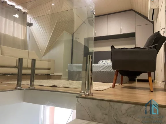 Imagem Sobrado triplex Alto Padrão, 04 quartos c/suíte, 04 vagas, Ático, no Vista Alegre Curitiba -PR