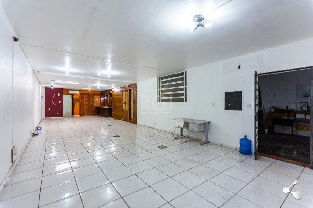Imagem Casa para Venda - 500m², 3 dormitórios, sendo 3 suites, 4 vagas - Vila Ipiranga