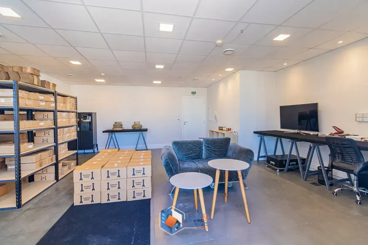 Imagem Conjunto comercial para venda em Chácara Santo Antônio, 55m²