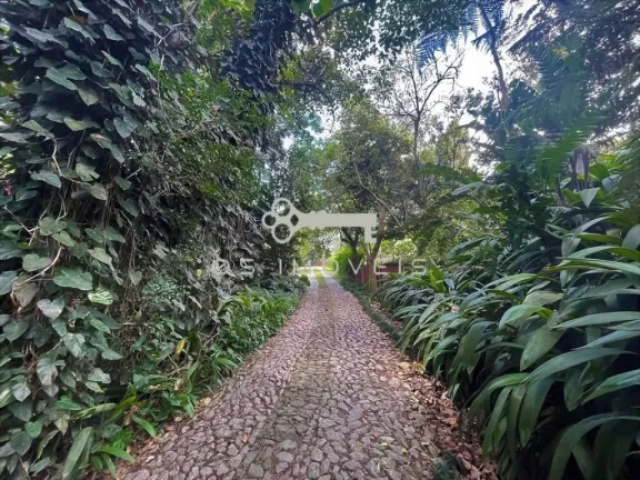 Imagem Cond. dos Arquitetos - Contemporânea e despojada! Uma casa única!
