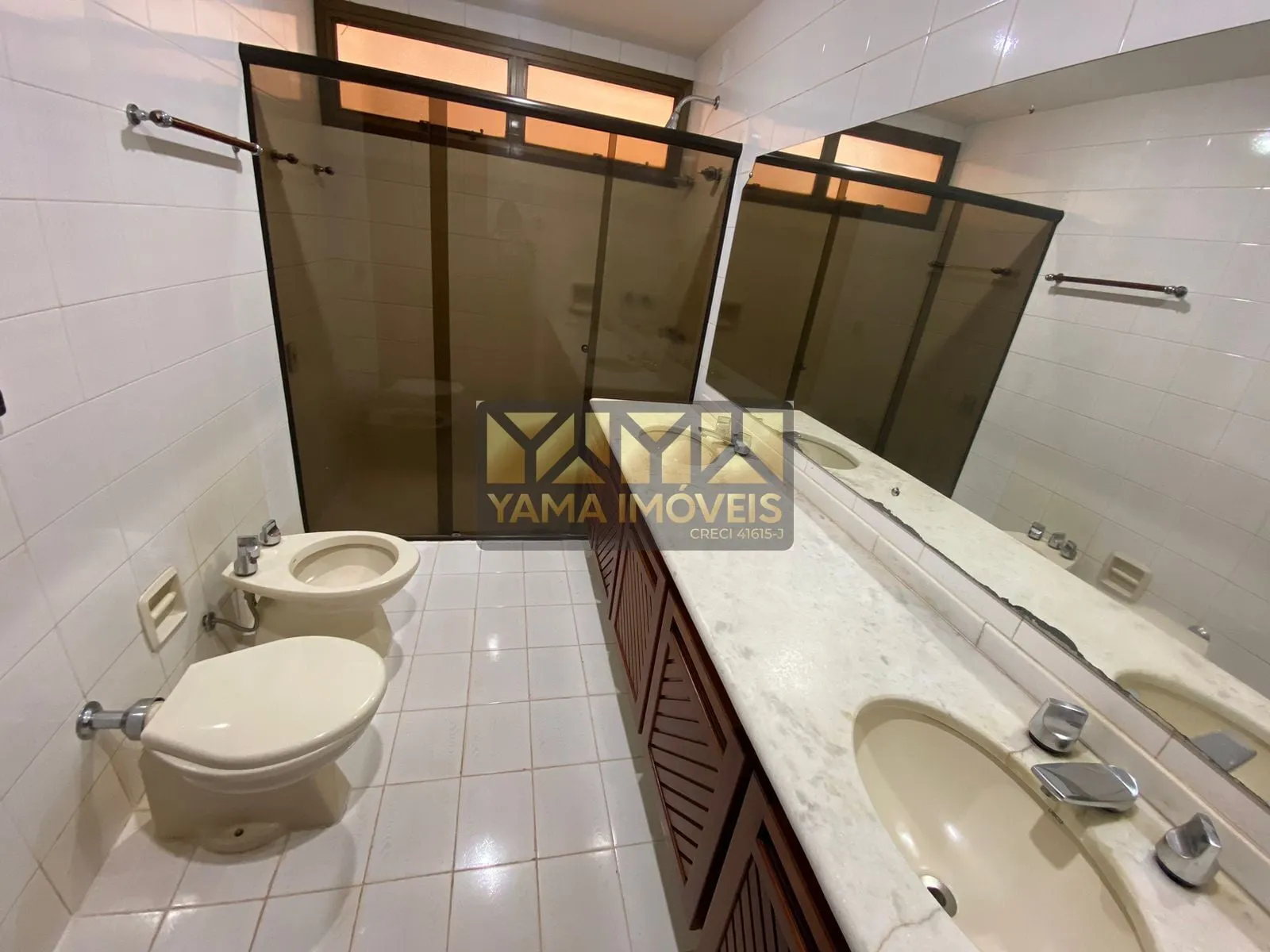 Imagem Edifício Araruama - Apartamento de 3 dormitórios (1 suíte) com 212 m² no 11º andar - Centro, Ribeirão Preto