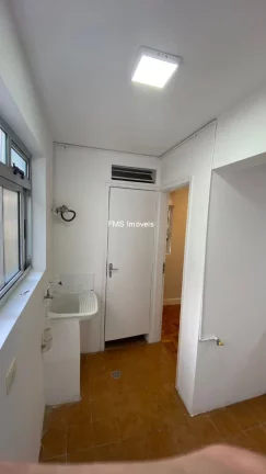 Imagem Apartamento à venda em Moema, São Paulo-SP: 2 quartos, 2 banheiros, 1 vaga de garagem, 80m². Imperdível oportunidade!