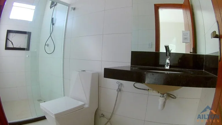 Imagem Casa Duplex com 4 Suítes à Venda na Praia do Morro, Guarapari-ES