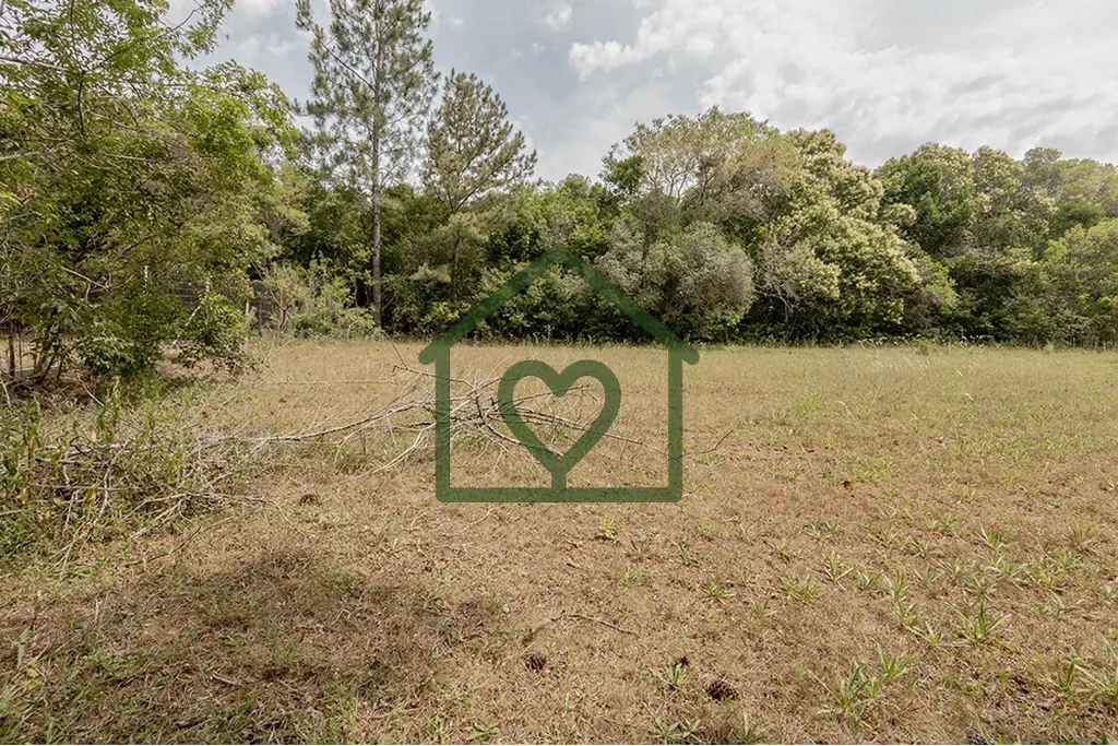 Imagem Descubra uma oportunidade incrível para adquirir um terreno excepcional, localizado na charmosa cid...