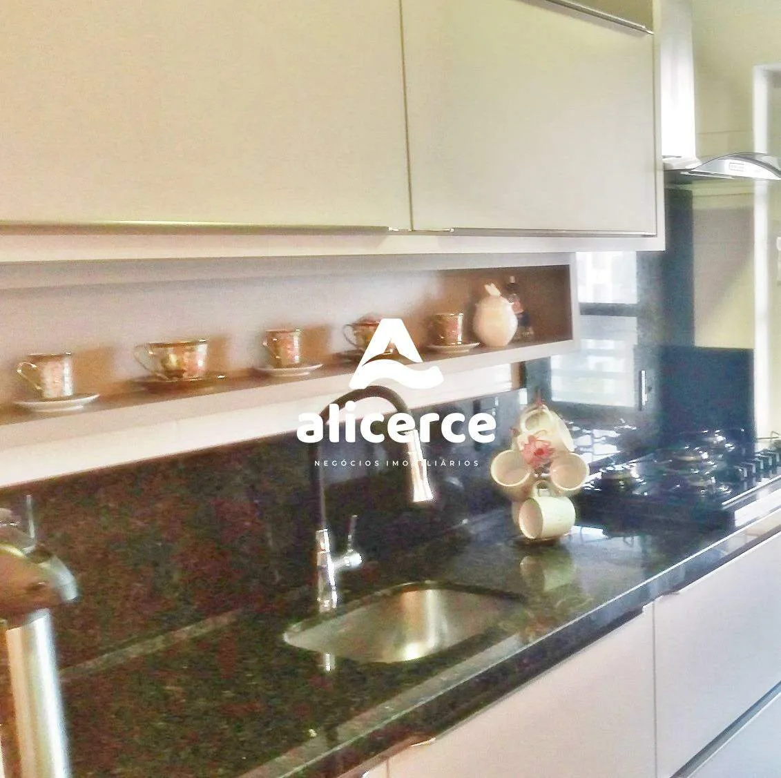 Imagem Apartamento à venda com 3 quartos 1 suíte, 92m² em Barreiros São José