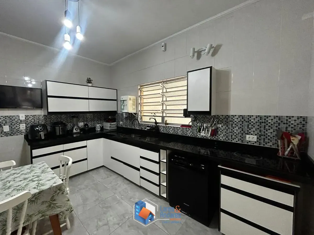 Imagem Sobrado para venda em Jardim São Paulo(Zona Norte) com 3 quartos, sendo 3 suítes, 203m²