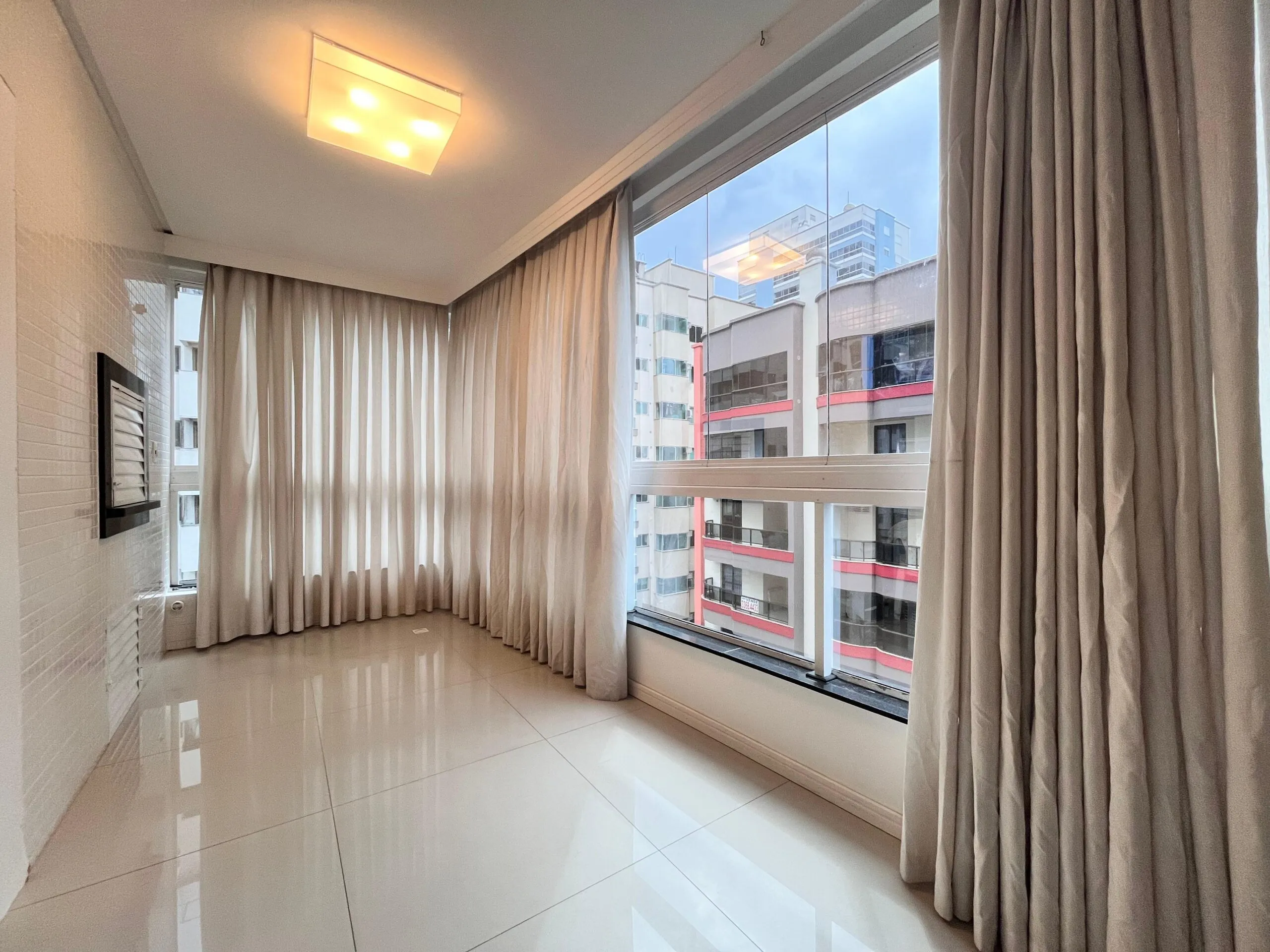 Imagem Apartamento com vista para o mar à venda com 142m2 por R$ 1.950.000,00