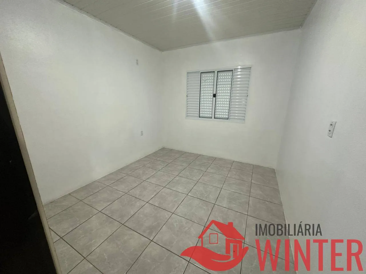 Imagem Casa com 4 dormitórios e galpão no Arroio Feliz.