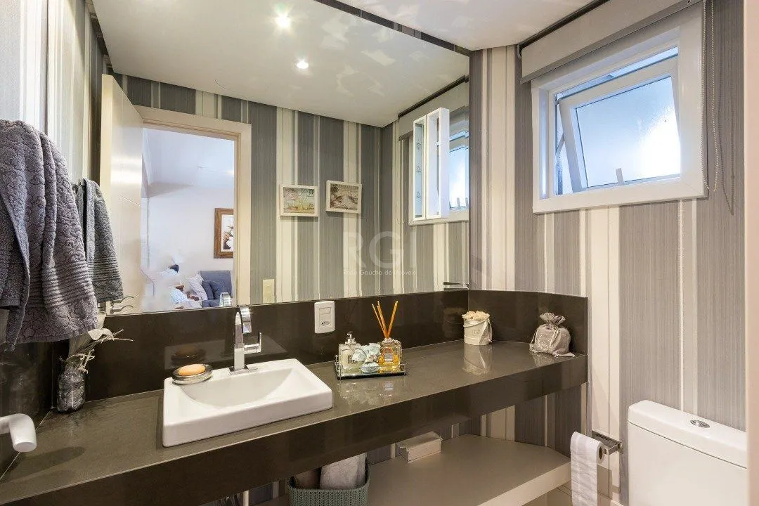 Imagem Casa Condominio para Venda - 240m², 4 dormitórios, sendo 1 suites, 2 vagas - Ipanema