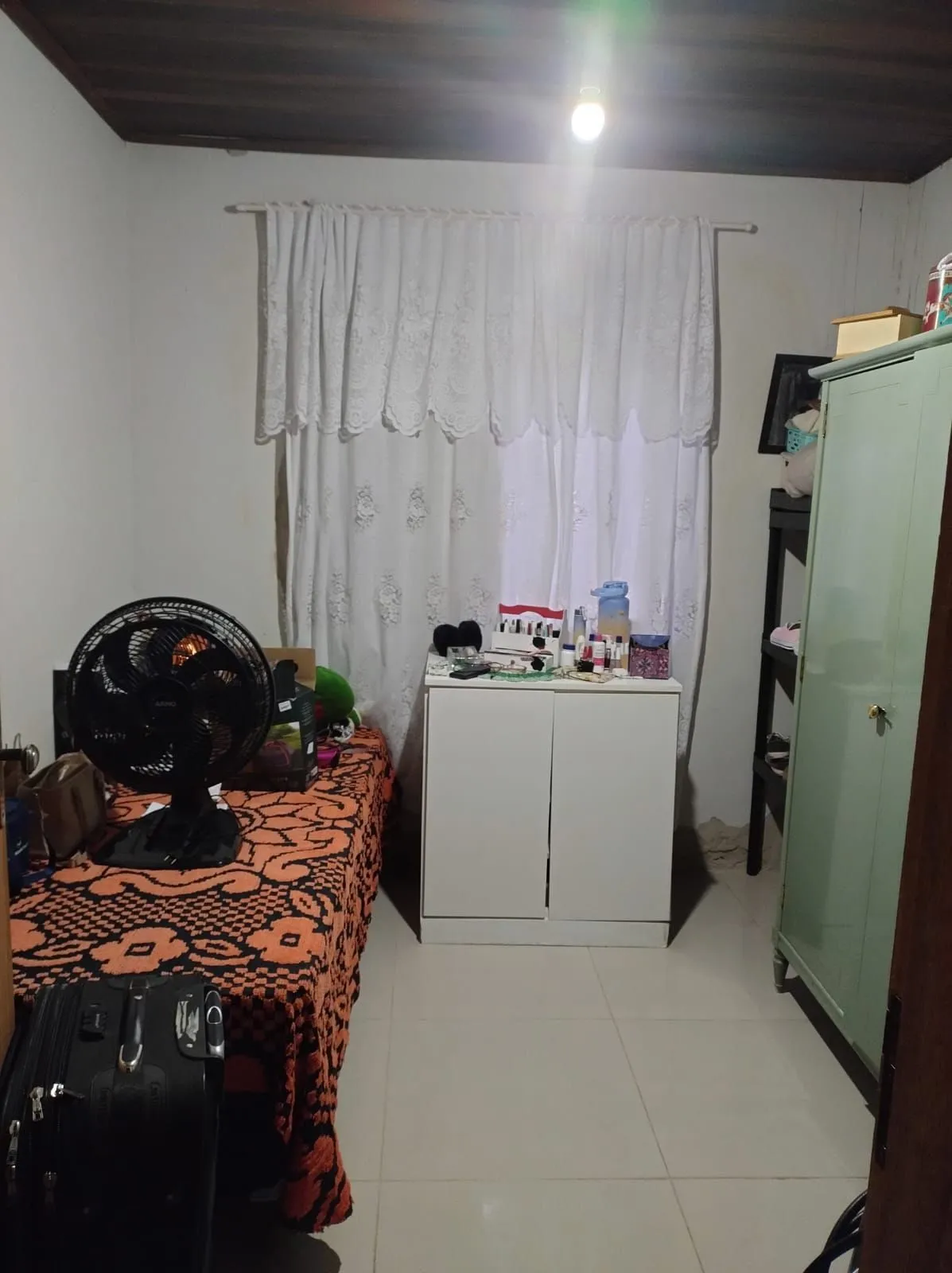 Imagem Casa para Venda - 182m², 2 dormitórios, sendo 1 suites, 3 vagas - Lami