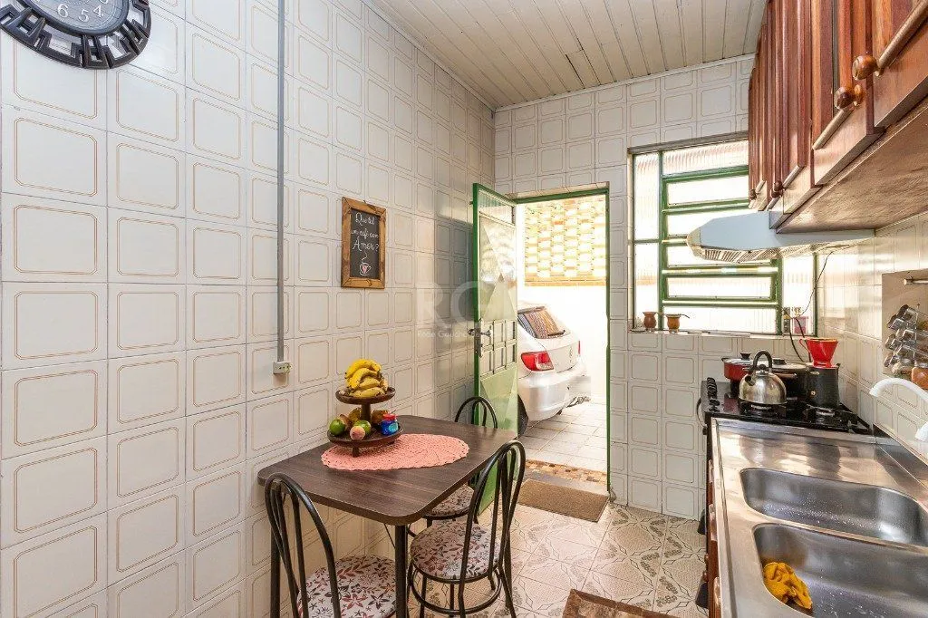 Imagem Casa para Venda - 143.32m², 3 dormitórios, sendo 1 suites, 5 vagas - Parque Santa Fé