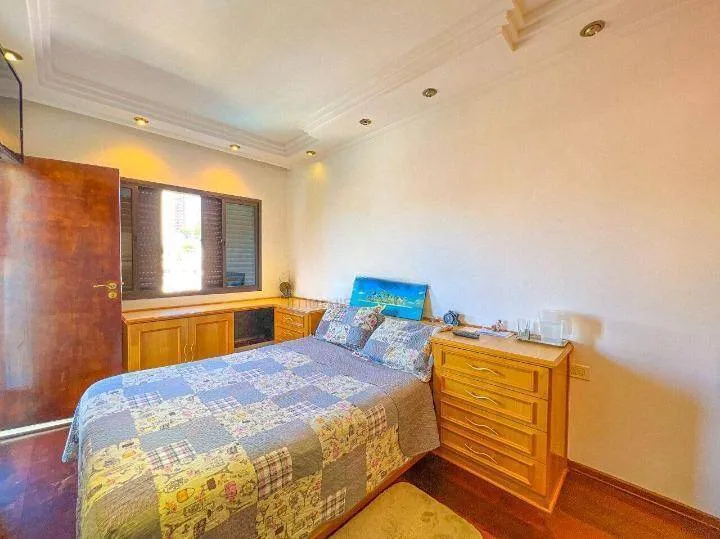 Imagem Casa Jardim França (Tucuruvi) - 800M², 7 Dorms, 5 Suítes, 8 Vagas, Piscina.
