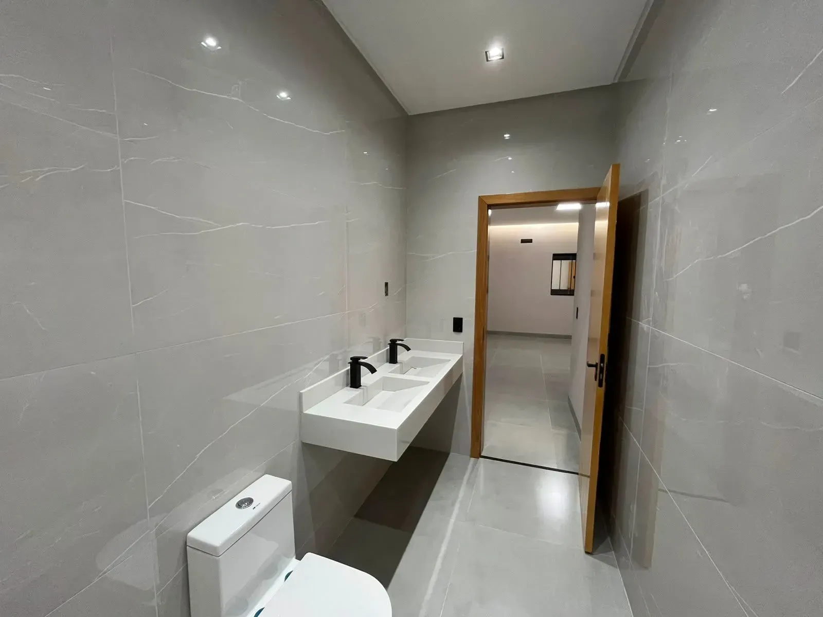 Imagem Casa com 3 Quartos à Venda, 164 m² em Parque João Braz - Cidade Industrial - Goiânia