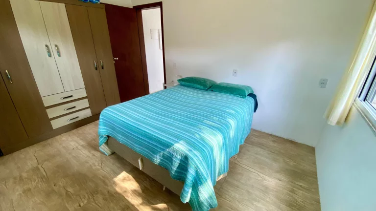 Imagem Casa com Vista Panorâmica e Cachoeira à Venda na Encantada em Garopaba-SC