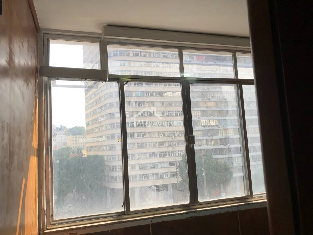 Imagem 2 Salas Comerciais 25m² Centro Rio de Janeiro - Piso Carpete Verde