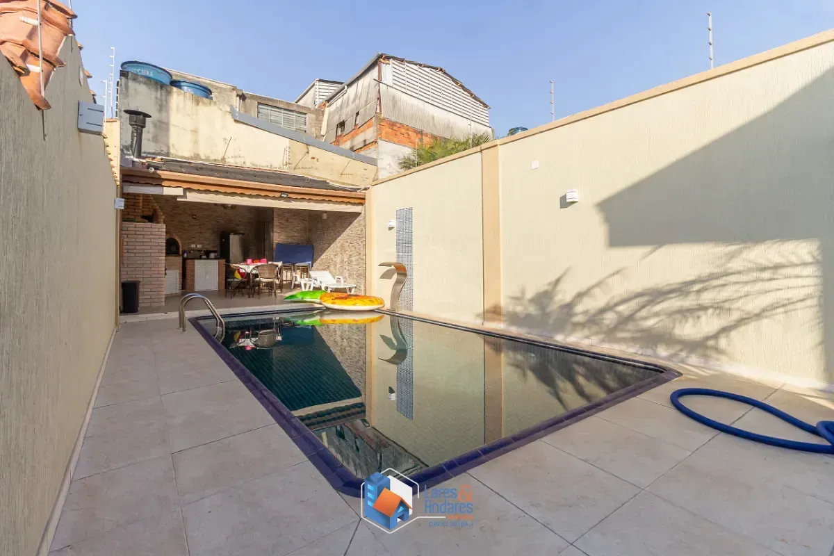Imagem Sobrado para venda em Vila Mangalot com 4 quartos, sendo 2 suítes, 414m²
