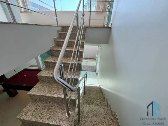Imagem Casa moderna, 04 quartos c/suítes, piscina, área de laser em São Miguel do Oeste PR